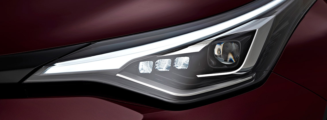 Toyota-C-HR-vernieuwd-en-met-gloednieuw-multimediasysteem-1140-headlight.jpg