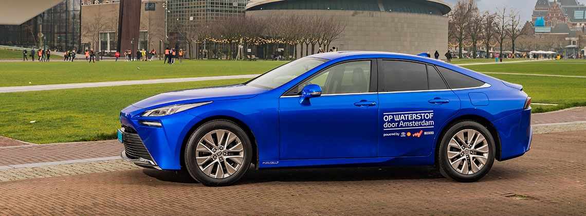 Toyota-Mirai-Rentacab-Amsterdam-pilot-Mirai-front.jpg